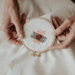 Charger l&#39;image dans la galerie, Kintsewing Workshop: The Golden Stitch
